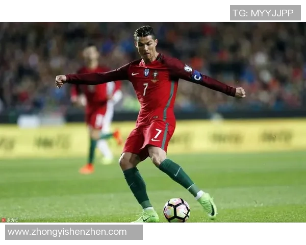 C罗赛场激情瞬间展现绿茵风采巨星魅力全景记录