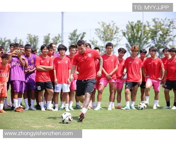 世界级足球球星亲临广州引爆球迷热情城市迎来体育狂欢盛宴