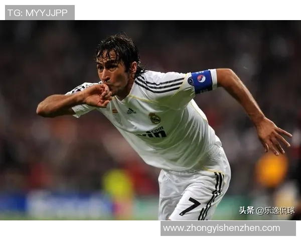 全球最强足球明星是谁他的传奇成就与足球历史地位解析 全球最强足球明星是谁他的传奇成就与足球历史地位解析