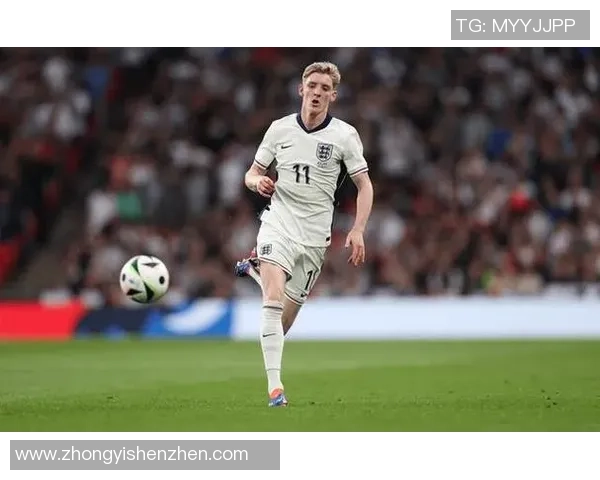 目前英国足球头号球星是谁以及他的成就和影响力分析