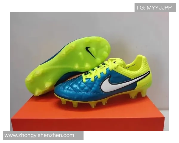 穿上29号球星鞋，感受速度与力量的完美结合，迈向足球巅峰的必备装备