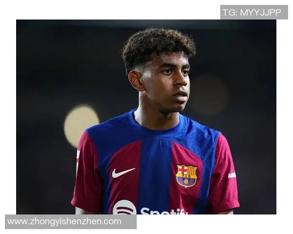 足球巨星背后的女人：球场外的默默支持与坚韧风采